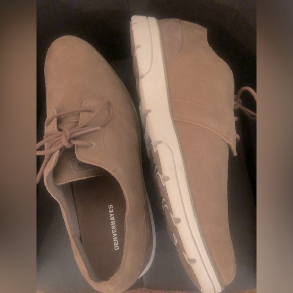 ⭐️SALE⭐️Denver Hayes Loafers Vegan Suede in Tan / Beige men’s size 11 never worn - Picture 1 of 2